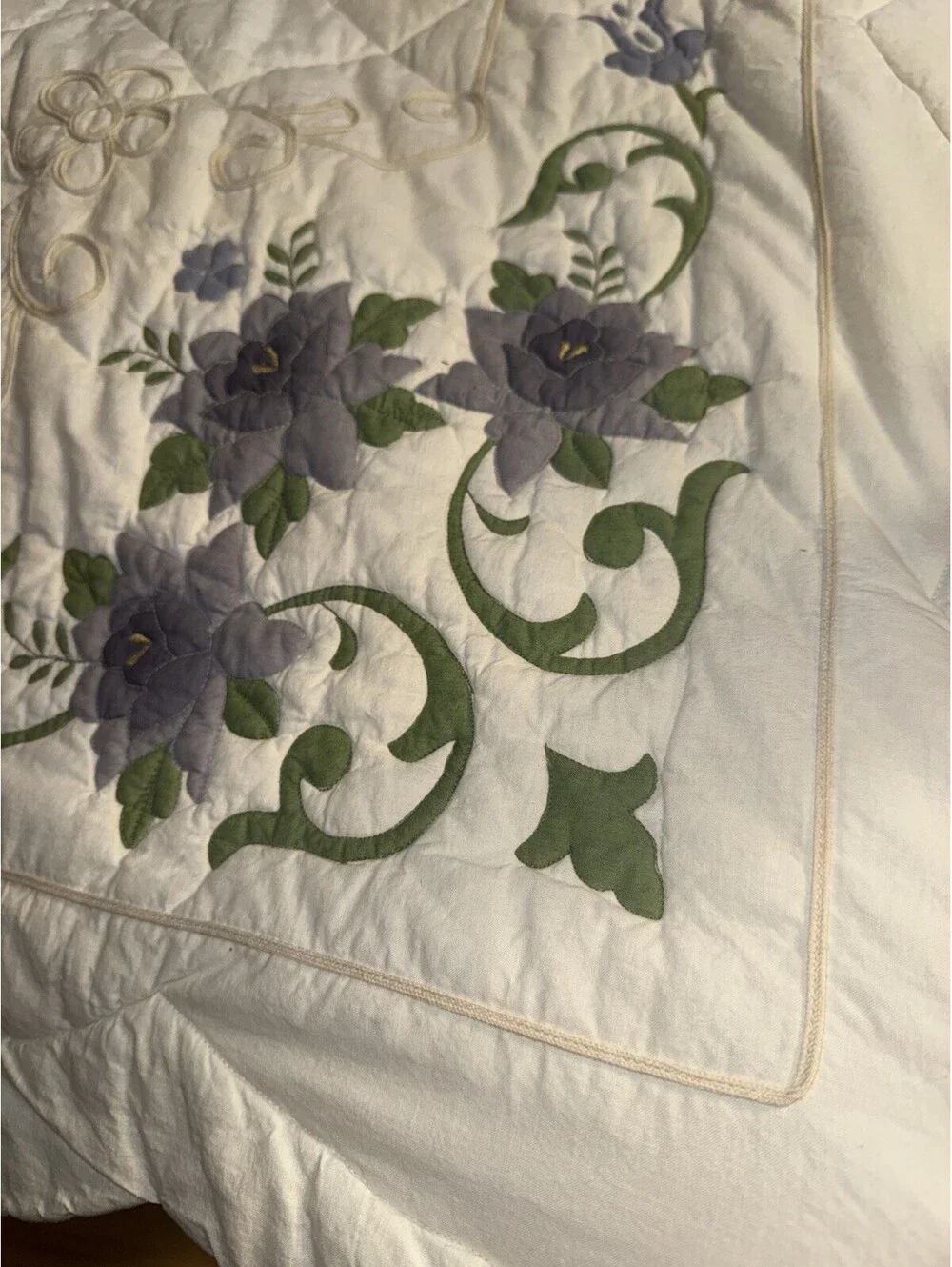 Vtg Quilt Floral Vines White Green Applique  see pics/description; country